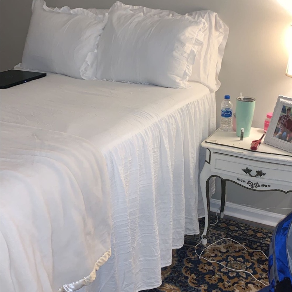 White Ruffle Bedding Set